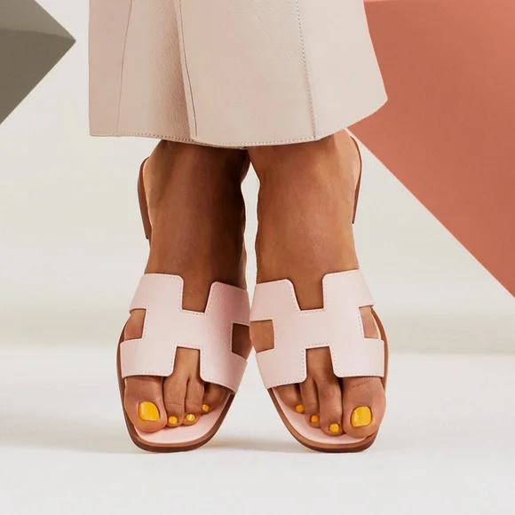 NEW HERMÈS ORAN SANDALS Rose Pâle - Picture 13 of 17